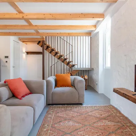 Stylish Duplex By Lovelystay