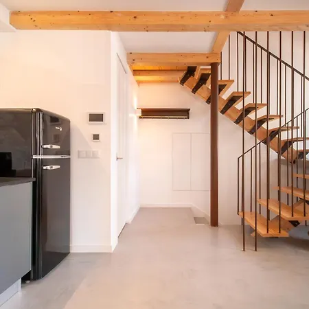 Daire Stylish Duplex By Lovelystay *